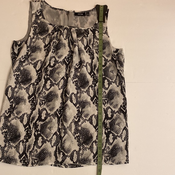 APT.9 Women’s Sleeveless Dressy Snake Print Top Small Double Lined Excellent Con - Picture 7 of 8
